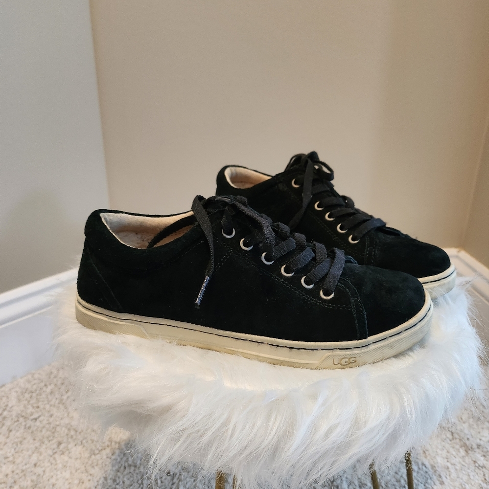 UGG Black Suede Tomi Low top Sneakers Size 6